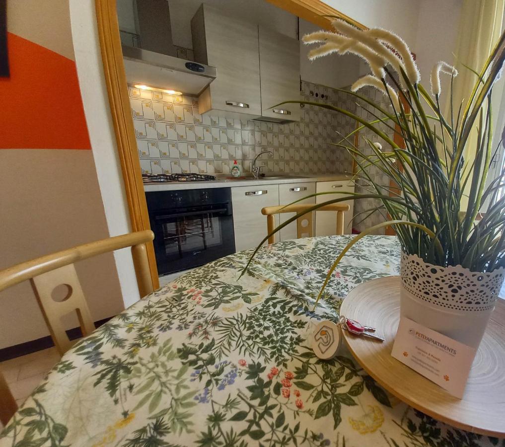 Petlyapartments Белариа-Игеа Марина Екстериор снимка
